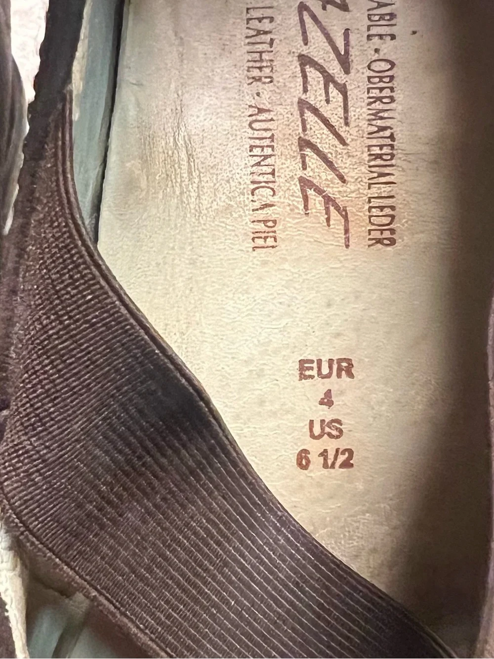 Mephisto Mary Jane Gazelle Air Relax Low Wedge Dark Brown Suede 6.5 Barely Worn